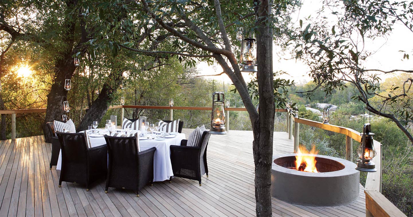 The outside deck at Londolozi Pioneer Camp