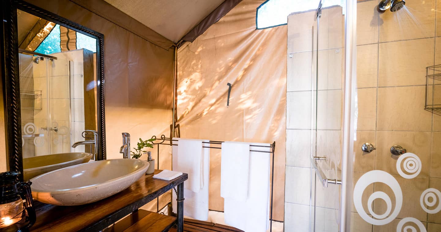 Bathroom at Umkumbe Bush Lodge