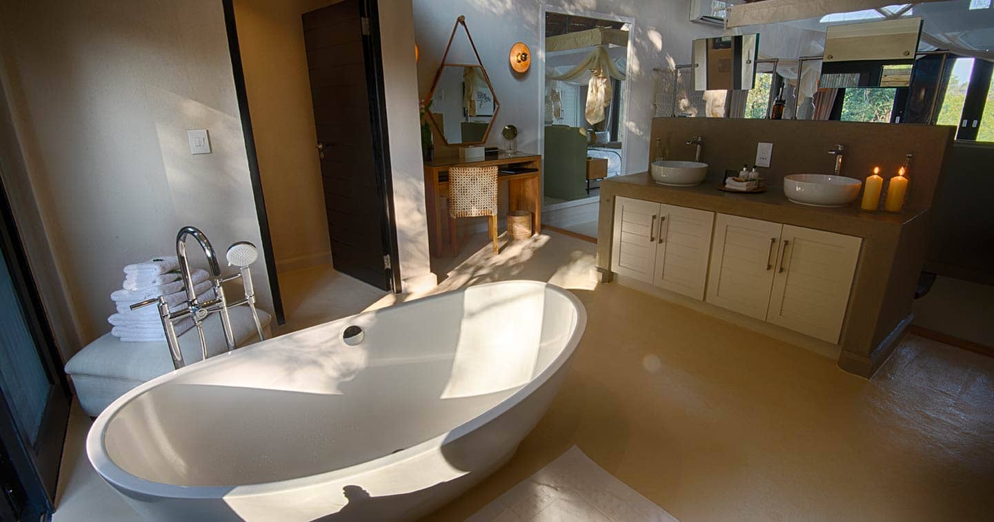 Bathroom at Lion Sands River Lodge