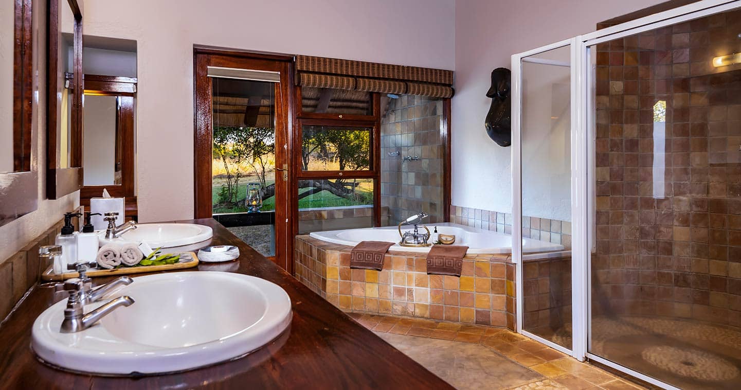 Bathroom at Inyati Lodge in Sabi Sand